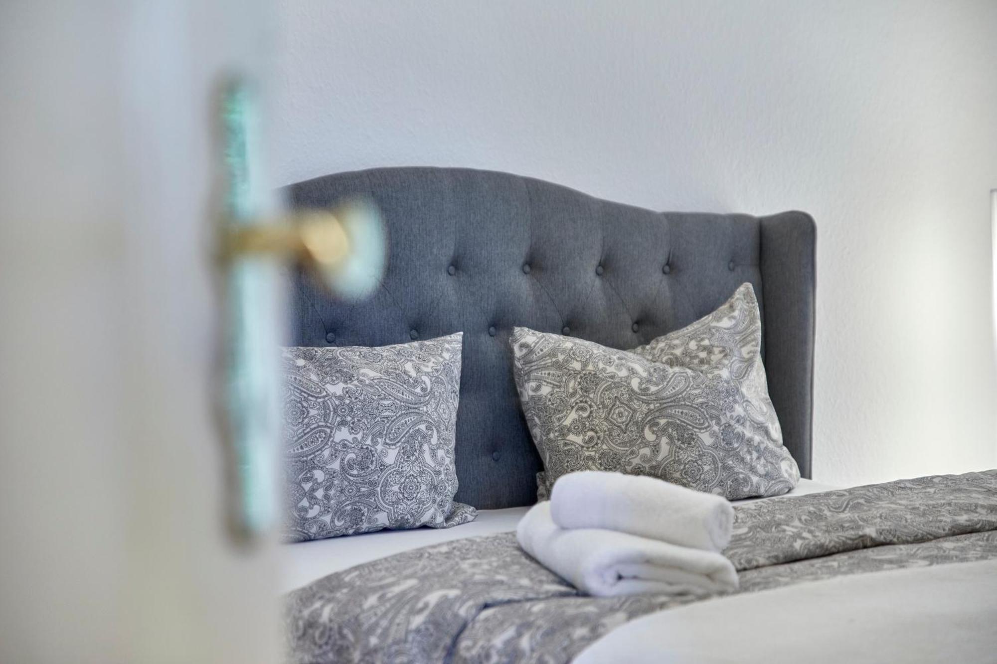Moselblick Apartment แบร์นคาสเทล-คืสท์ ภายนอก รูปภาพ