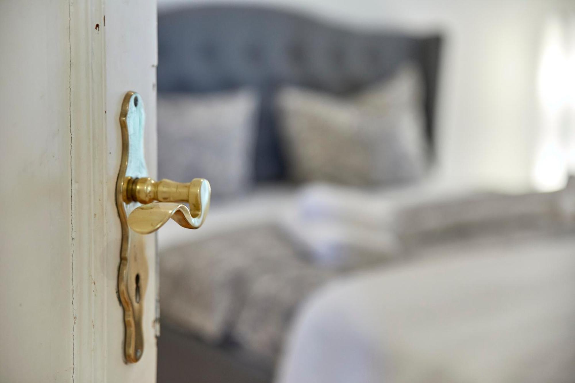 Moselblick Apartment แบร์นคาสเทล-คืสท์ ภายนอก รูปภาพ