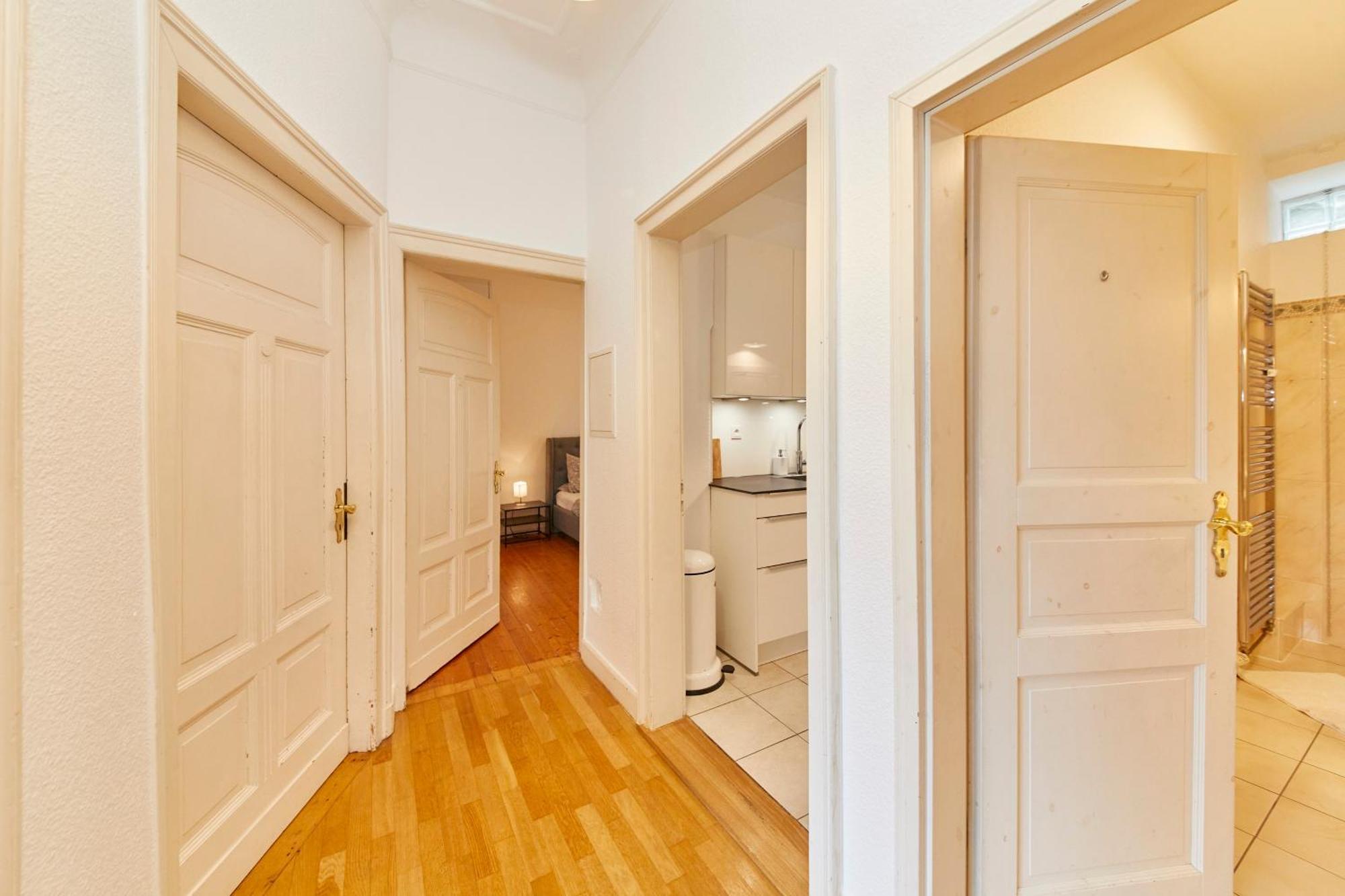 Moselblick Apartment แบร์นคาสเทล-คืสท์ ภายนอก รูปภาพ